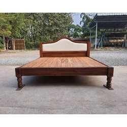 เตียงหลุยส์พร้อมเบาะ