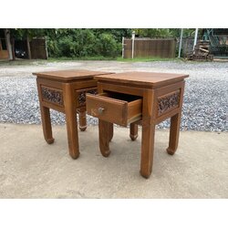 ตู้หัวเตียงขาแมว แกะลาย