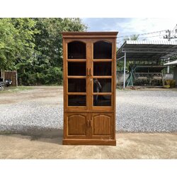 ตู้โชว์บานกระจกบันไดลิง ล่างทึบ สูง 2 ม.