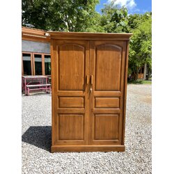 ตู้เสื้อผ้าบานเปิด 2 บาน สูง 1.8 ม.