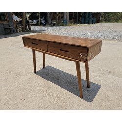 โต๊ะเขียนหนังสือแคปซูลมินิมอล