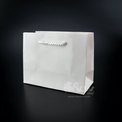 ถุงของขวัญอัดลาย 1011 แนวนอน สีขาว