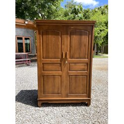 ตู้เสื้อผ้าบานเปิด มีขา สูง 1.8 ม.