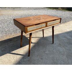 โต๊ะเขียนหนังสือลิ้นชักหวาย