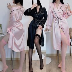 L230 เสื้อคลุมนอน เสื้อคลุมแขนยาวเป็นผ้าเนื้อมัน ความยาวประมาณหน้าแข้ง มาพร้อมกับสายคาดเอวตามรูปถ่ายสินค้าจริงเลยค่ะ