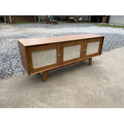 ไซด์บอร์ดบานหวาย