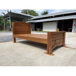 เตียงหัวโค้งพื้นเว้า