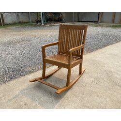 เก้าอี้โยกไม้ระแนงมีที่พักเท้า