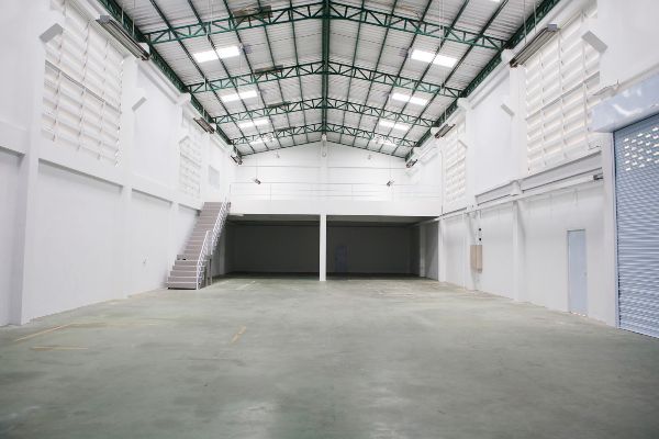 ขายอาคารสำนักงาน พร้อมโกดัง ใจกลางเมืองพัทยา อ.บางละมุง ชลบุรี