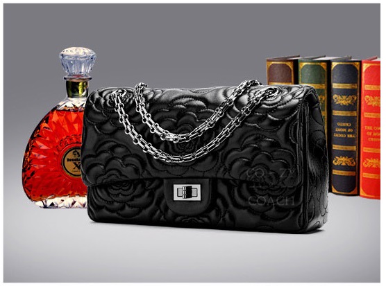 กระเป๋าหนังแกะ C Camellia bag