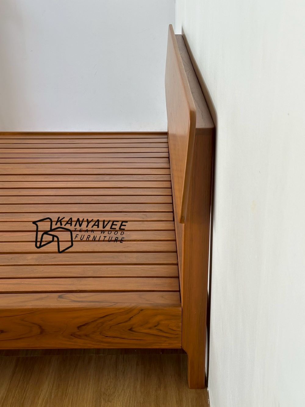 เตียงมินิมอลพื้นระแนงไม้สัก 6 ฟุต