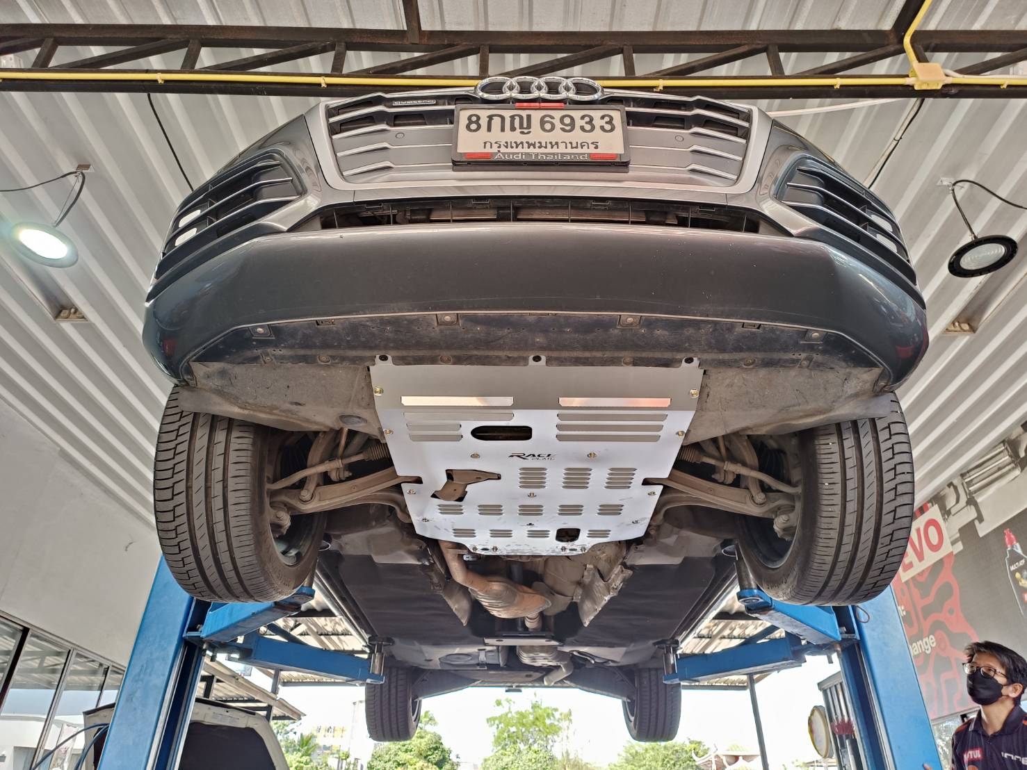 แผ่นปิดใต้ห้องเครื่องอลูมิเนียม Audi Q5 2018-2023 Raceplate_Undertray