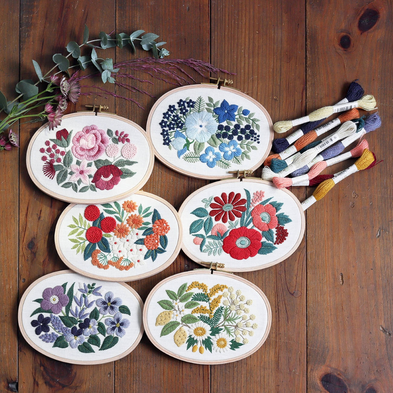 DMC Embroidery Kit x Higuchi Yumiko ชุดปัก Flower Bouquet Collection (ไม่รวมสะดึง)