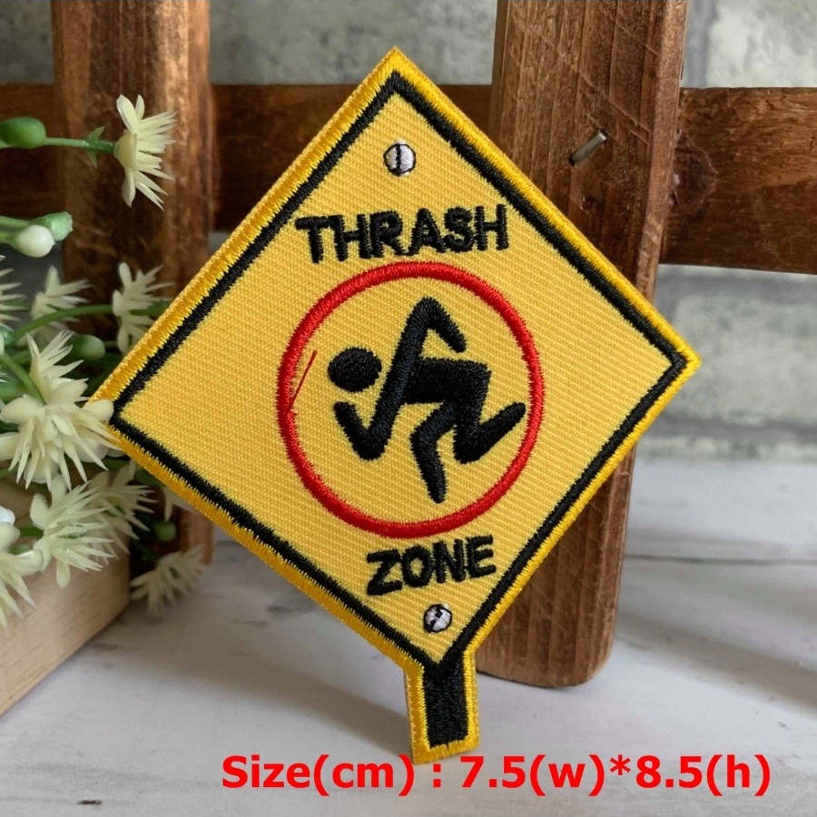 ป้าย Thrash Zone ตัวรีดติดเสื้อ อาร์มรีด อาร์มปัก ตกแต่งเสื้อผ้า หมวก กระเป๋า แจ๊คเก็ตยีนส์ Quote Embroidered Iron on Patch