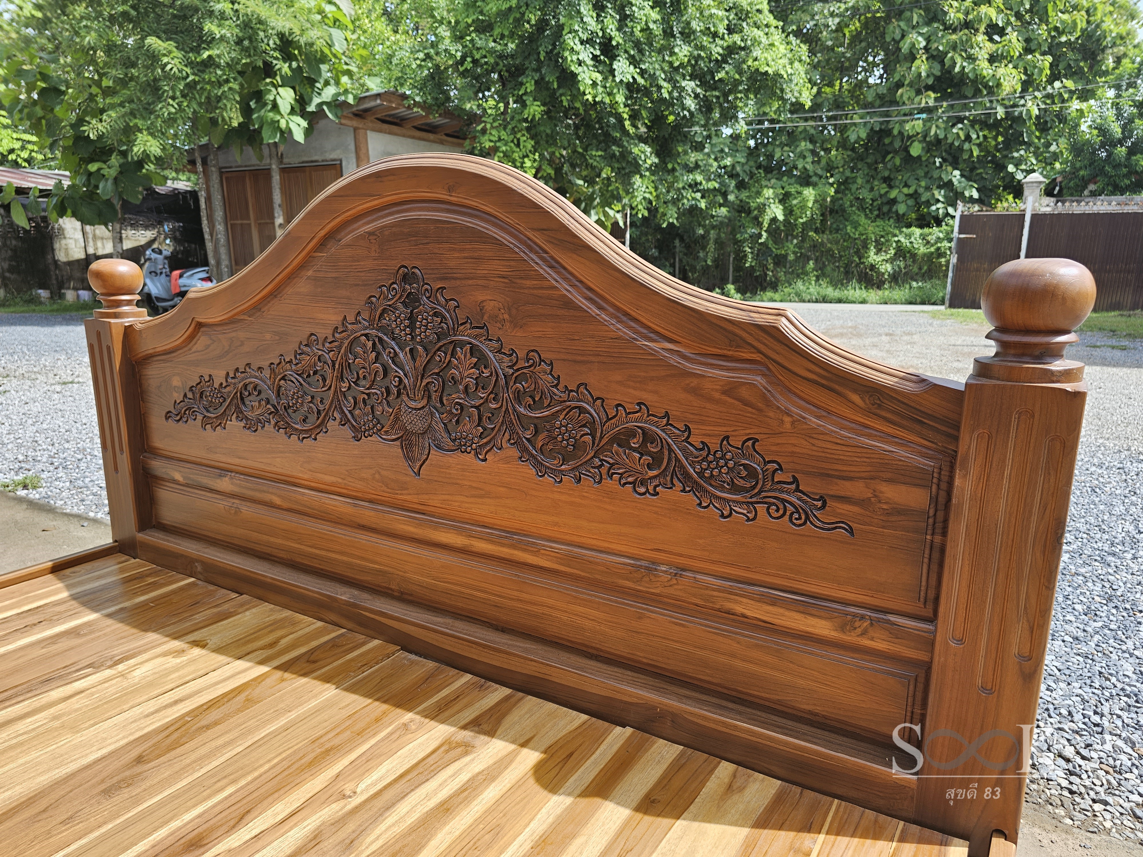 เตียงหลุยส์แกะลายเต็ม