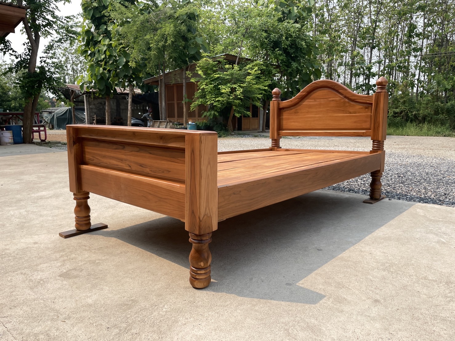 เตียงหัวโค้งท้ายตรง