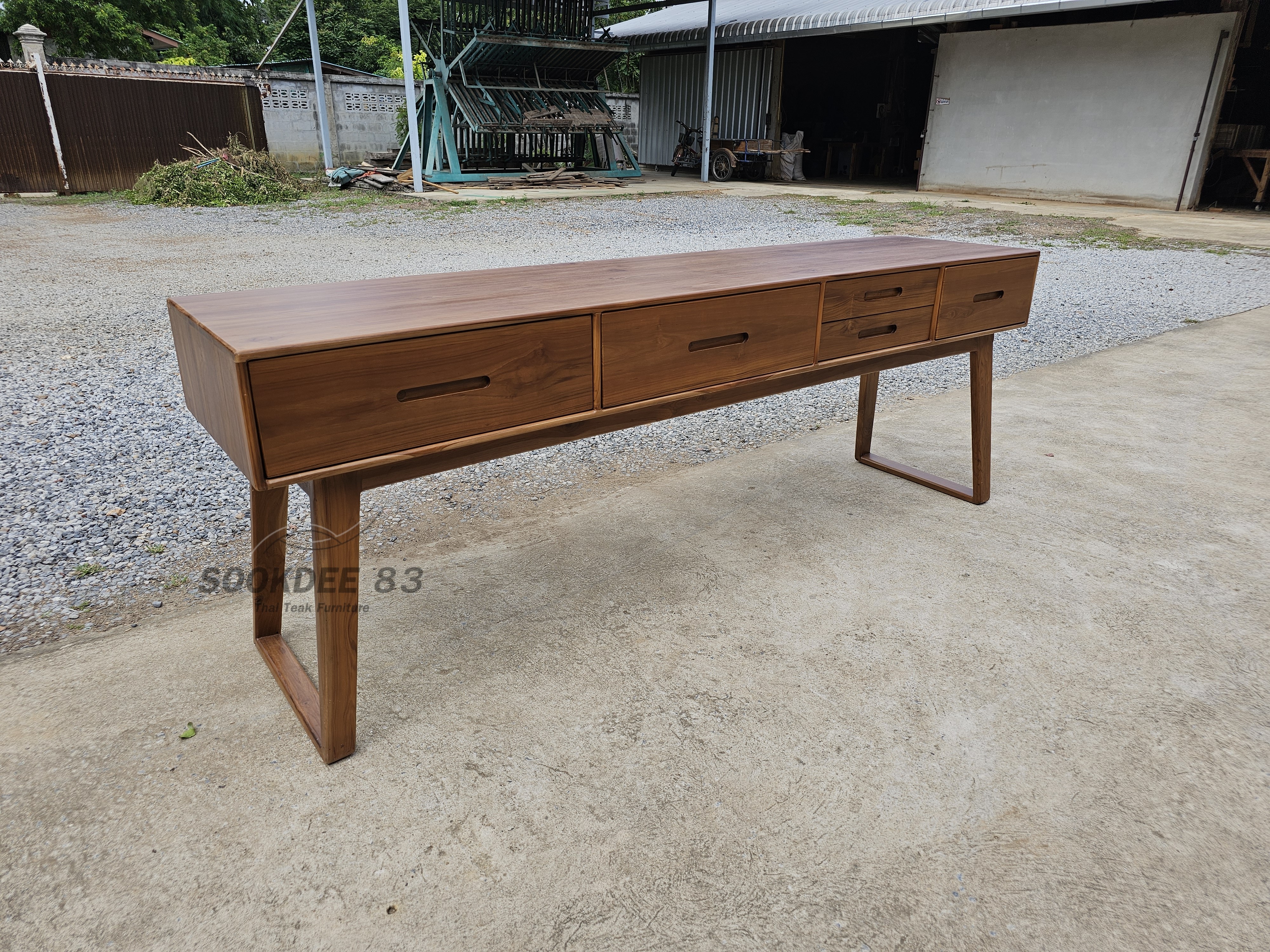 โต๊ะเขียนหนังสือขายู 2 ม.