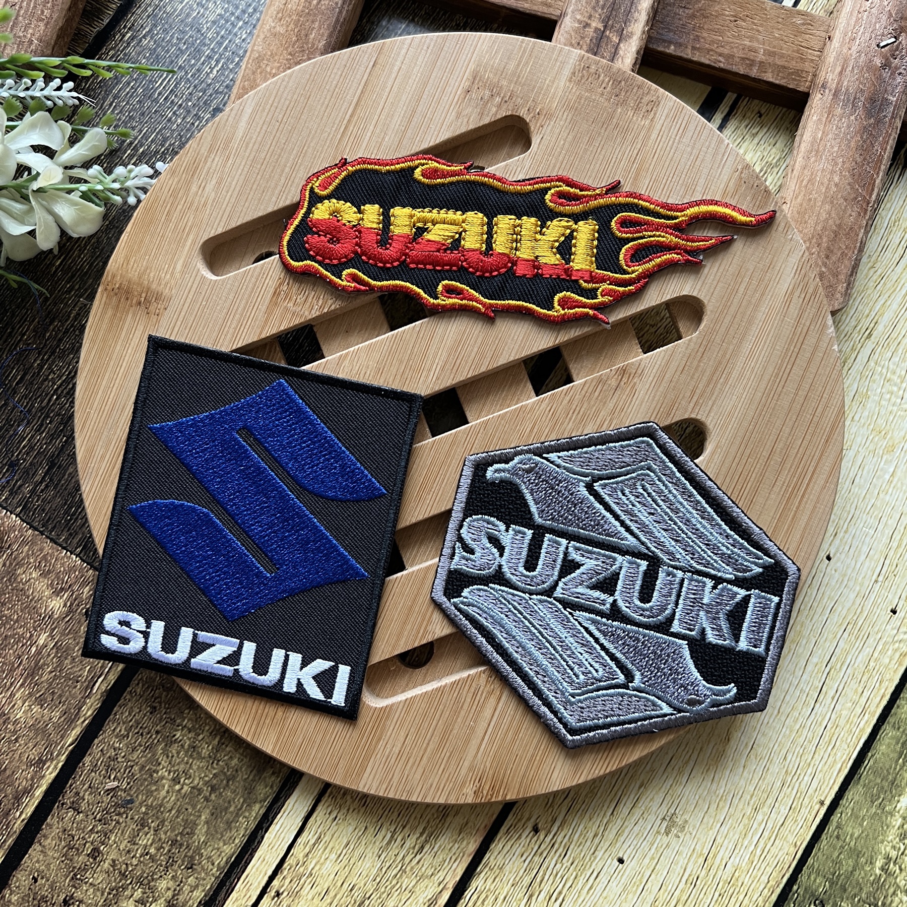 Suzuki ตัวรีดติดเสื้อ อาร์มรีด อาร์มปัก ตกแต่งเสื้อผ้า หมวก กระเป๋า แจ๊คเก็ตยีนส์ Racing Embroidered Iron on Patch