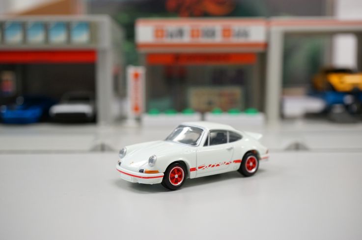 Tomica Premium Porsche 911 Carrera RS 2.7 Scale 1/61