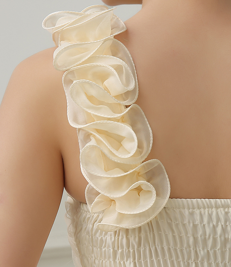 ชุดเดรสออกงาน ชุดราตรี ไหล่เฉียง สีครีม ส่งฟรี ems