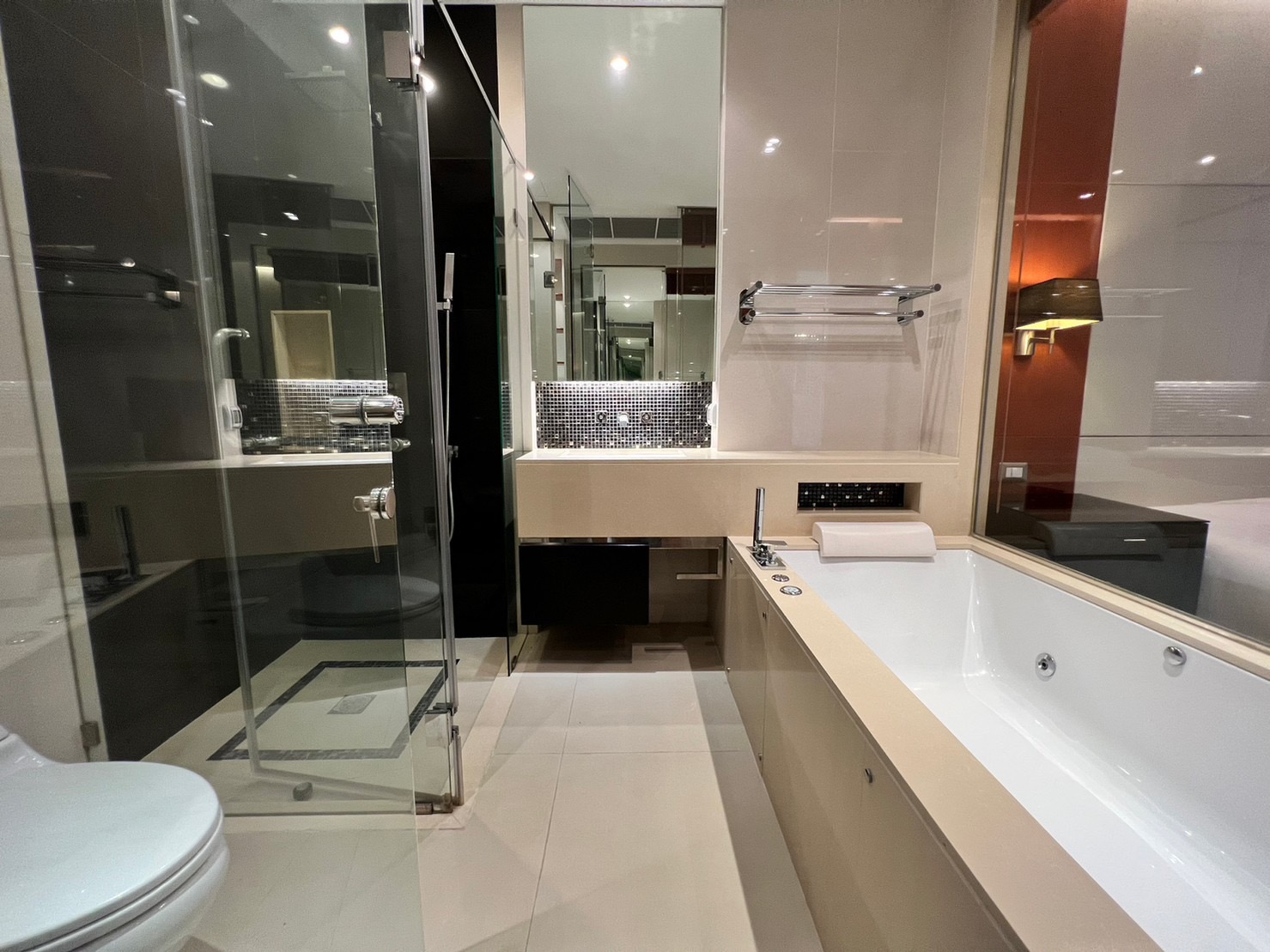 ขาย คอนโด The Address Sukhumvit 28 ใกล้ BTS พร้อมพงษ์ & BTS ทองหล่อ