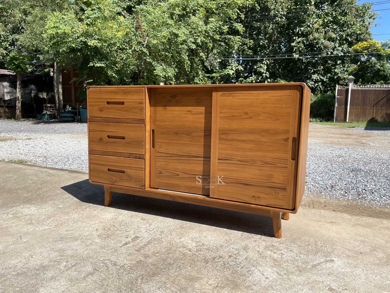 ตู้เก็บของบานสไลด์