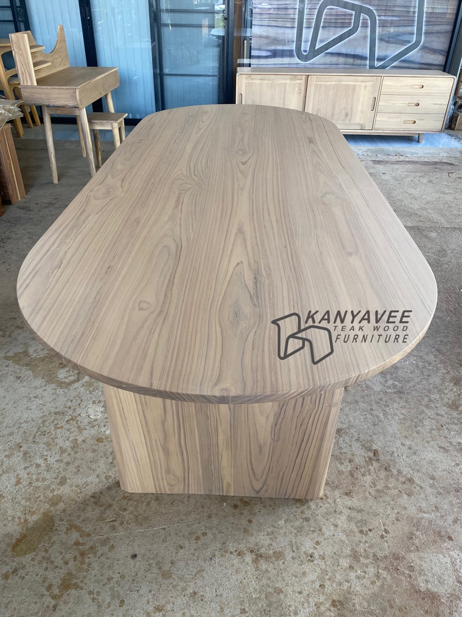 โต๊ะมินิมอลวงรีไม้สักสีมูจิ