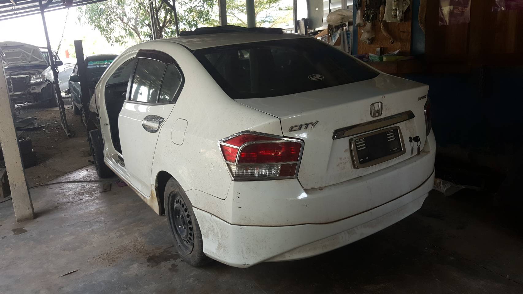 ขายท้ายตัดฮอนด้านิวซิตตี้ ปี 2008-2012, Haft cut Honda City 2008-2012