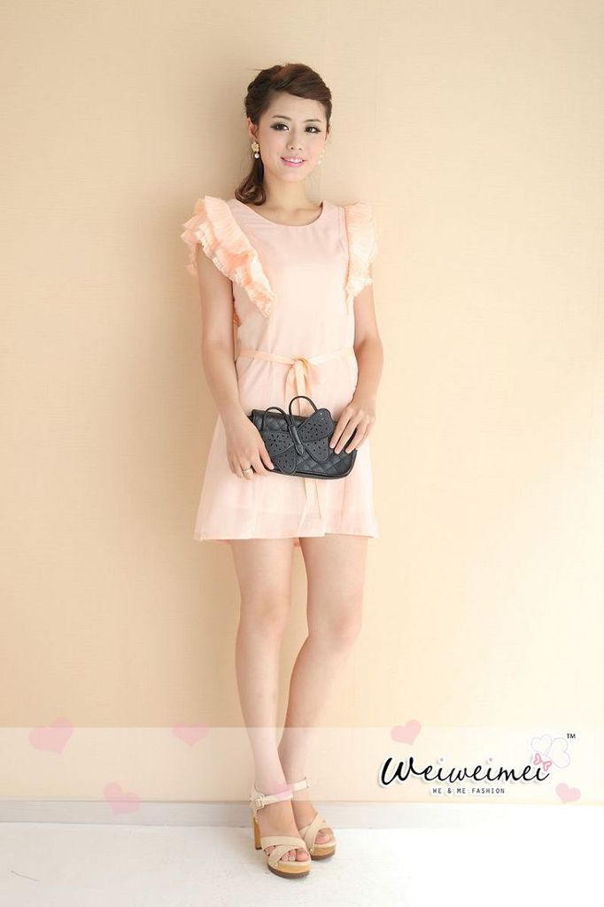 มินิเดรสผ้าไหมสีโอรส แขนเสื้อแต่งด้วยผ้าชีฟองอัดพลีต แขนบ่าล้ำ ส่งฟรี ems