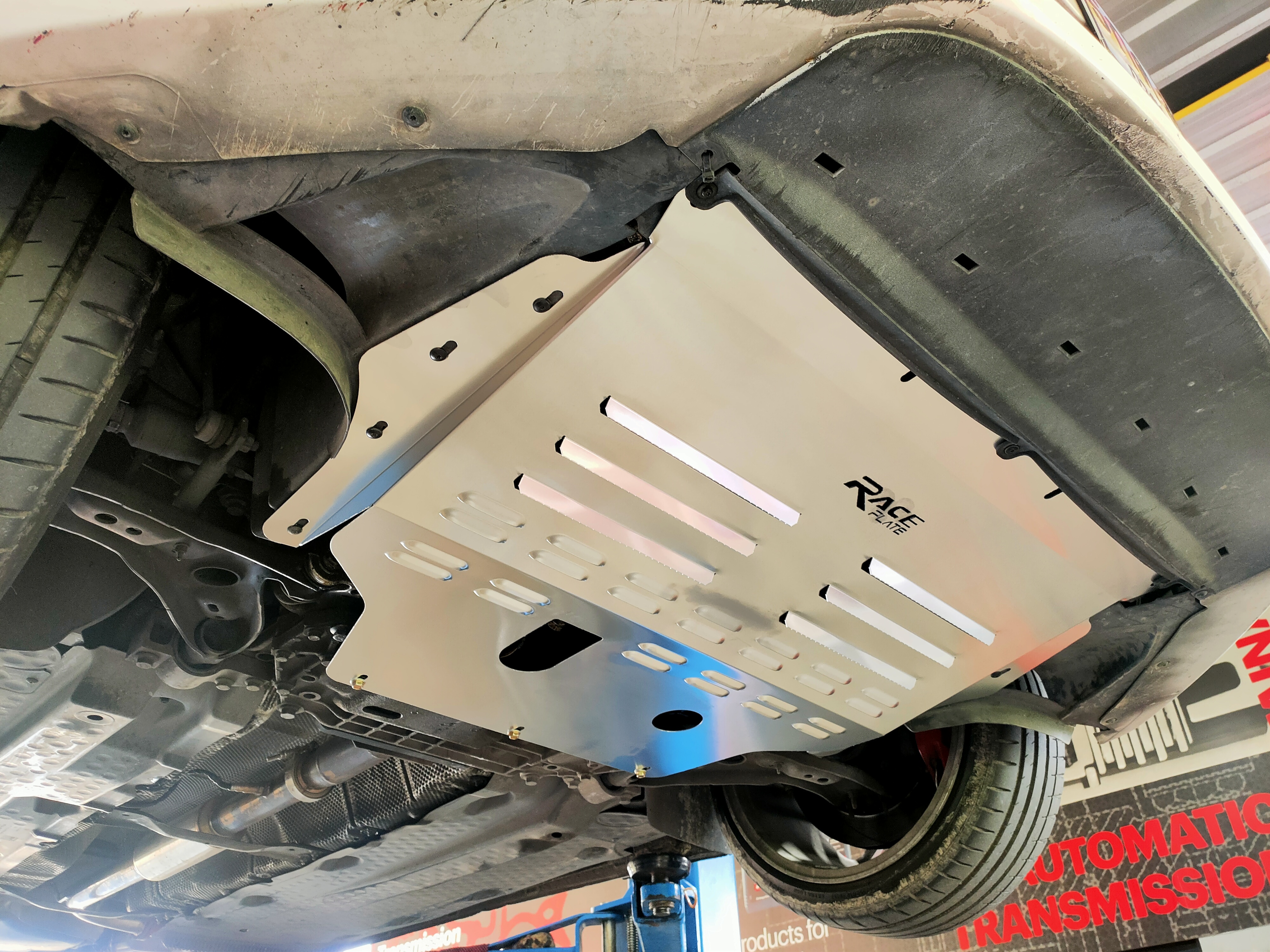 แผ่นปิดใต้ห้องเครื่องอลูมิเนียม Volkswagen Scirocco Raceplate_Undertray