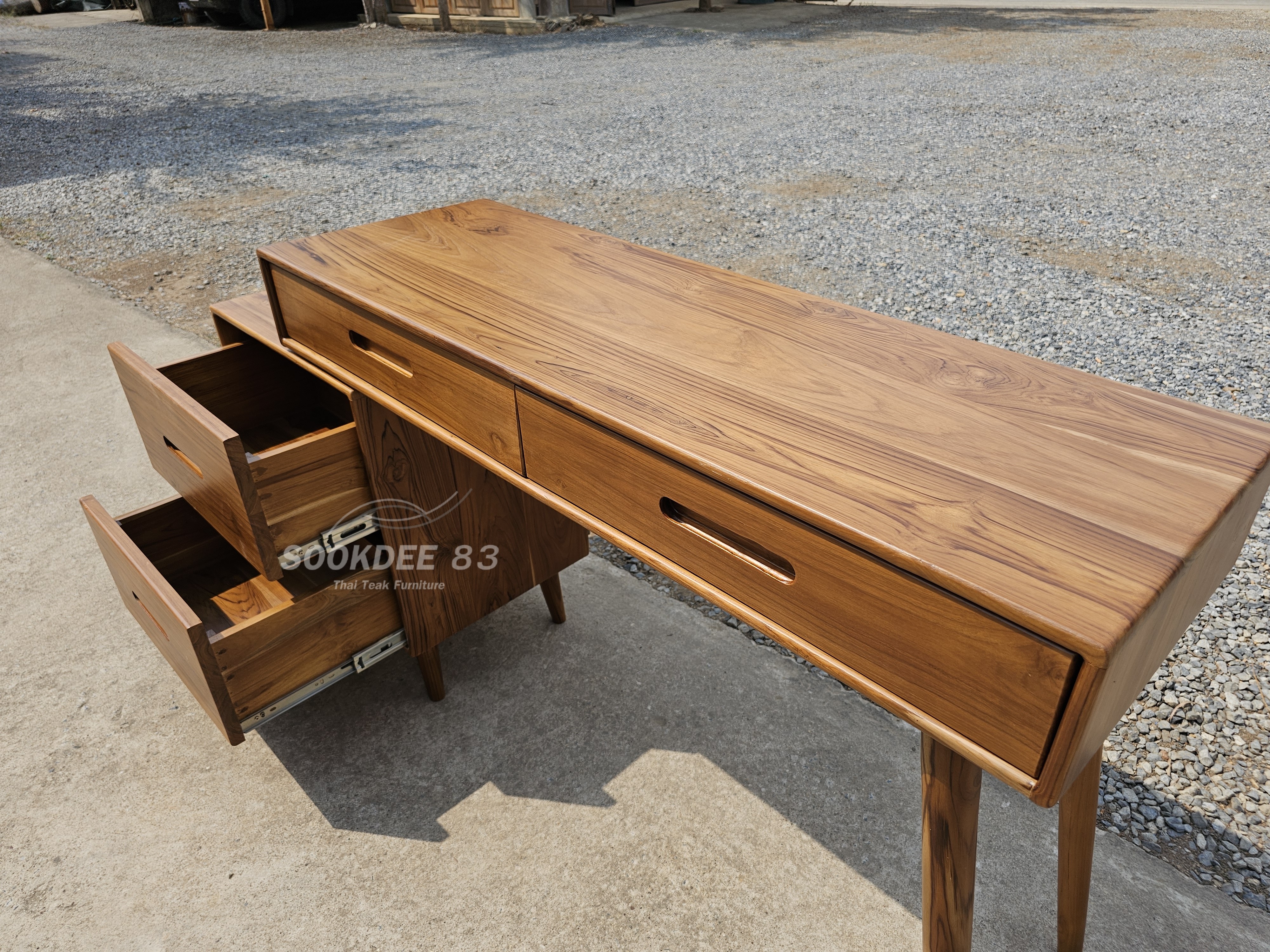 โต๊ะทำงานมินิมอล ผสมตู้ลิ้นชัก