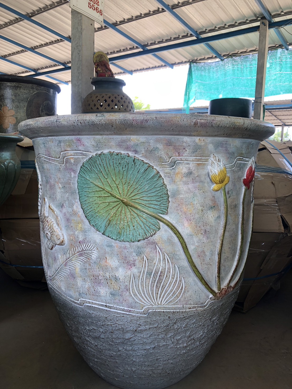 กระถามบัวทรงสูง ติดลายใบบัว