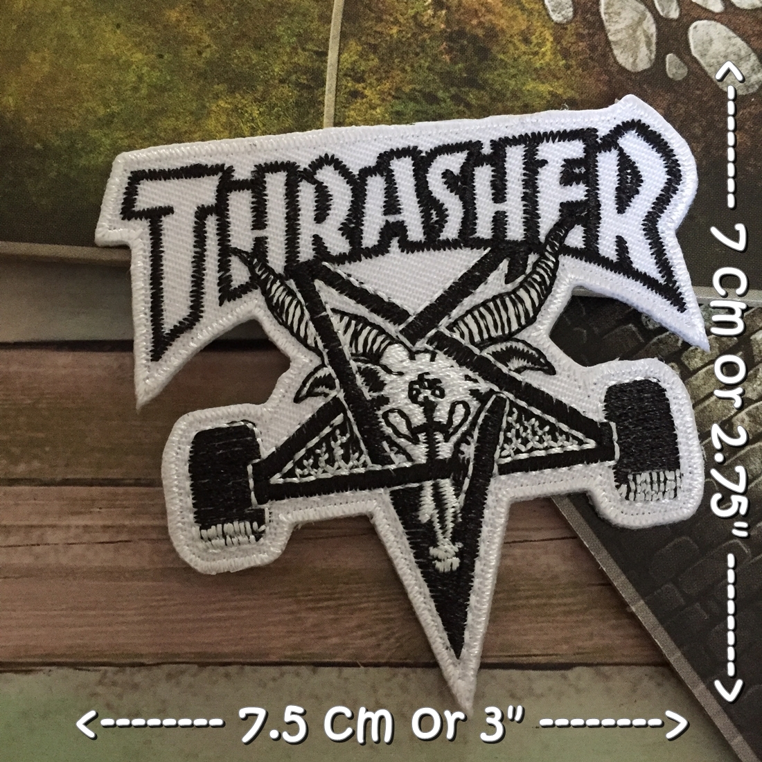 โลโก้ Thrasher สีขาว ตัวรีดติดเสื้อ อาร์มรีด อาร์มปัก ตกแต่งเสื้อผ้า หมวก กระเป๋า แจ๊คเก็ตยีนส์ Quote Embroidered Iron on Patch