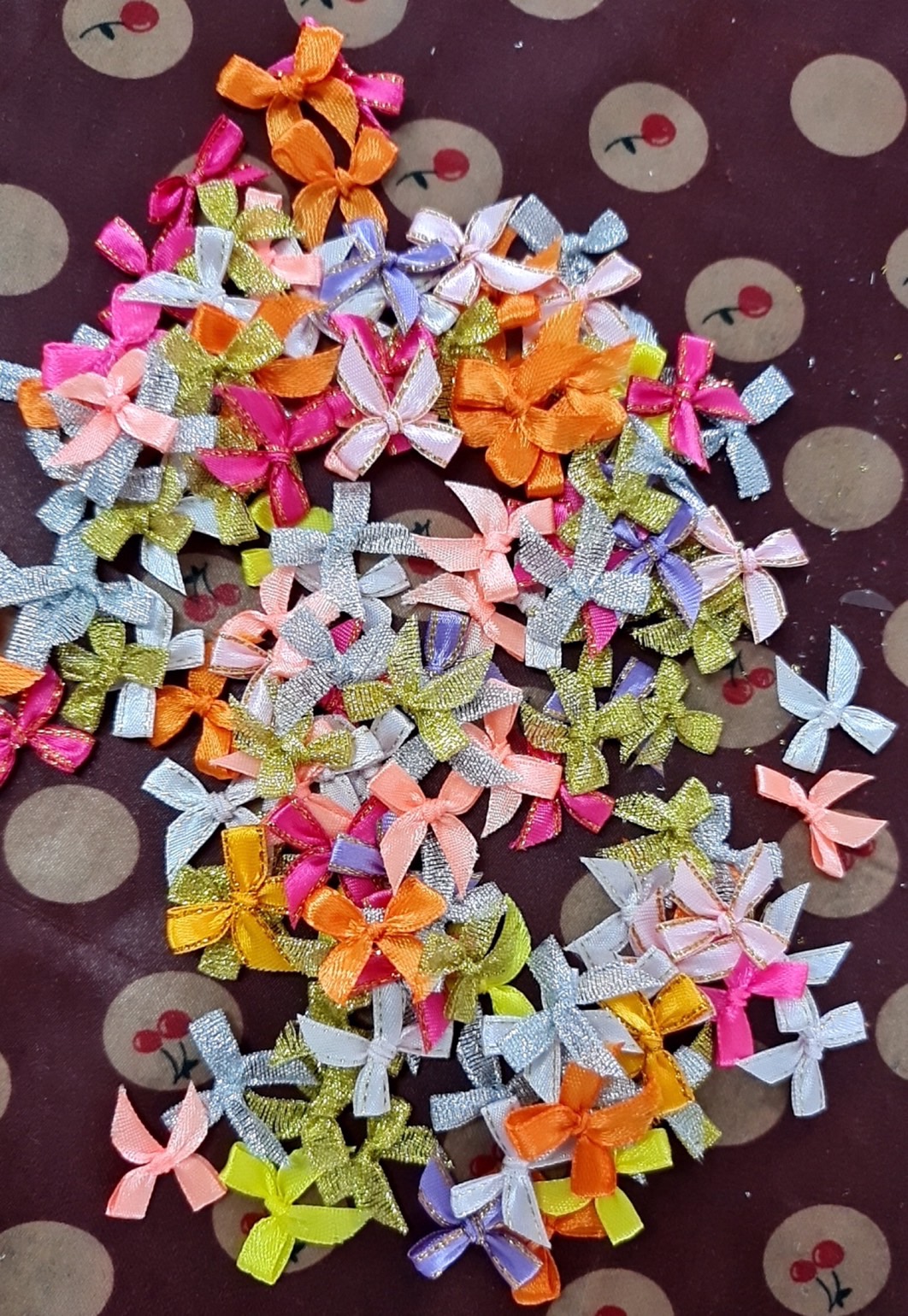 โบว์ผูกตกแต่งสินค้า โบว์ผูก โบว์ผูกติดของชำร่วย โบว์ผูกติดปากถุง โบว์ติดถุงขนม โบว์ ริบบิ้นโบว์ SKU-00591