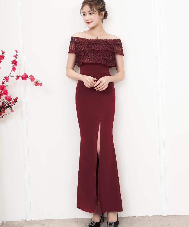ชุดราตรีสีไวน์แดง ดีไซน์เปิดไหล่ ปิดต้นแขน ส่งฟรี ems