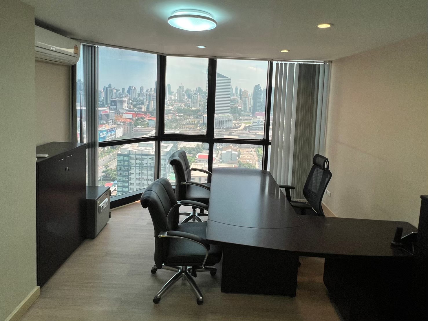 เช่า/ขาย สำนักงานอาคารชำนาญเพ็ญชาติ