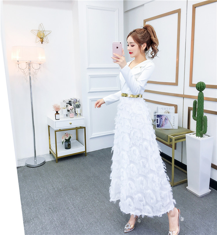 ชุดเดรสสีขาวออกงาน ไซน์คอปกขนาดใหญ่ มีเข็มขัดสีทองเงาๆๆ ให้เหมือนแบบ ส่งฟรี ems