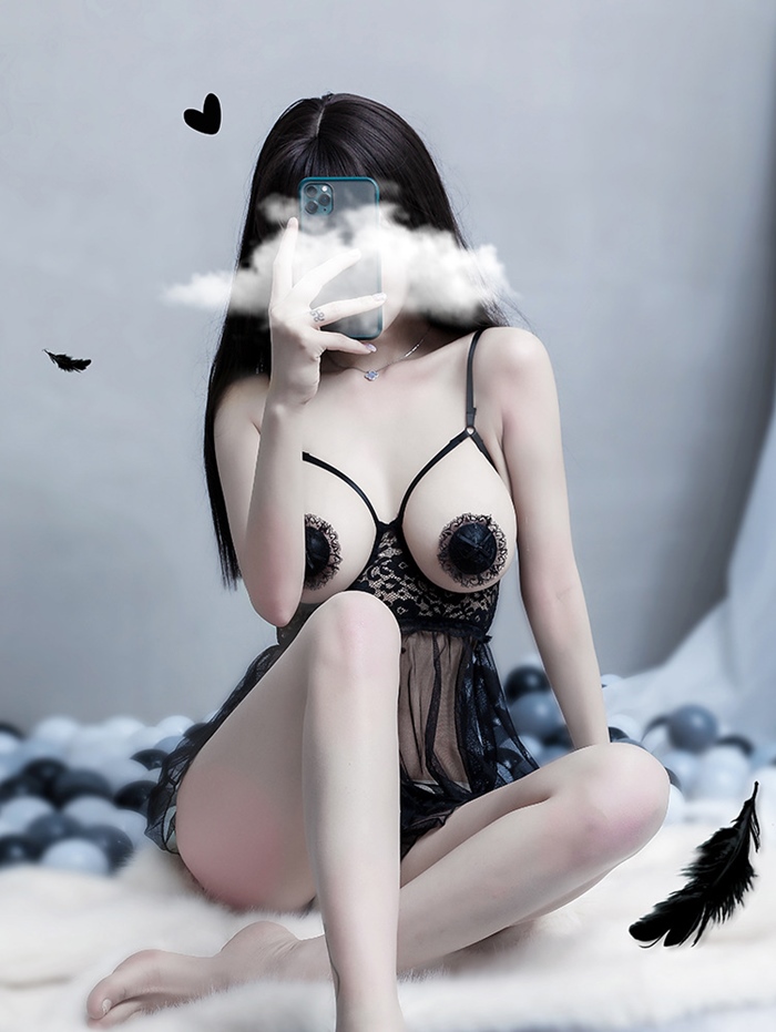 N831 ชุดนอนเซ็กซี่ ชุดนอนซีทรูตัดเย็บผสมกับผ้าลูกไม้สวมใส่แบบใช้สายคล้องไหล่ บราเป็นแบบมีโครงดีไซน์หน้าอกเปิดโล่งๆด้านหลังเป็นขอเกี่ยว2จุด(กลางหลังและขอบกระโปรง) มาพร้อมกับจีสตริงลูกไม้เปิดเป้าตามรูปถ่ายสินค้าจริงเลยค่ะ ***ไม่รวมที่แปะหัวนม