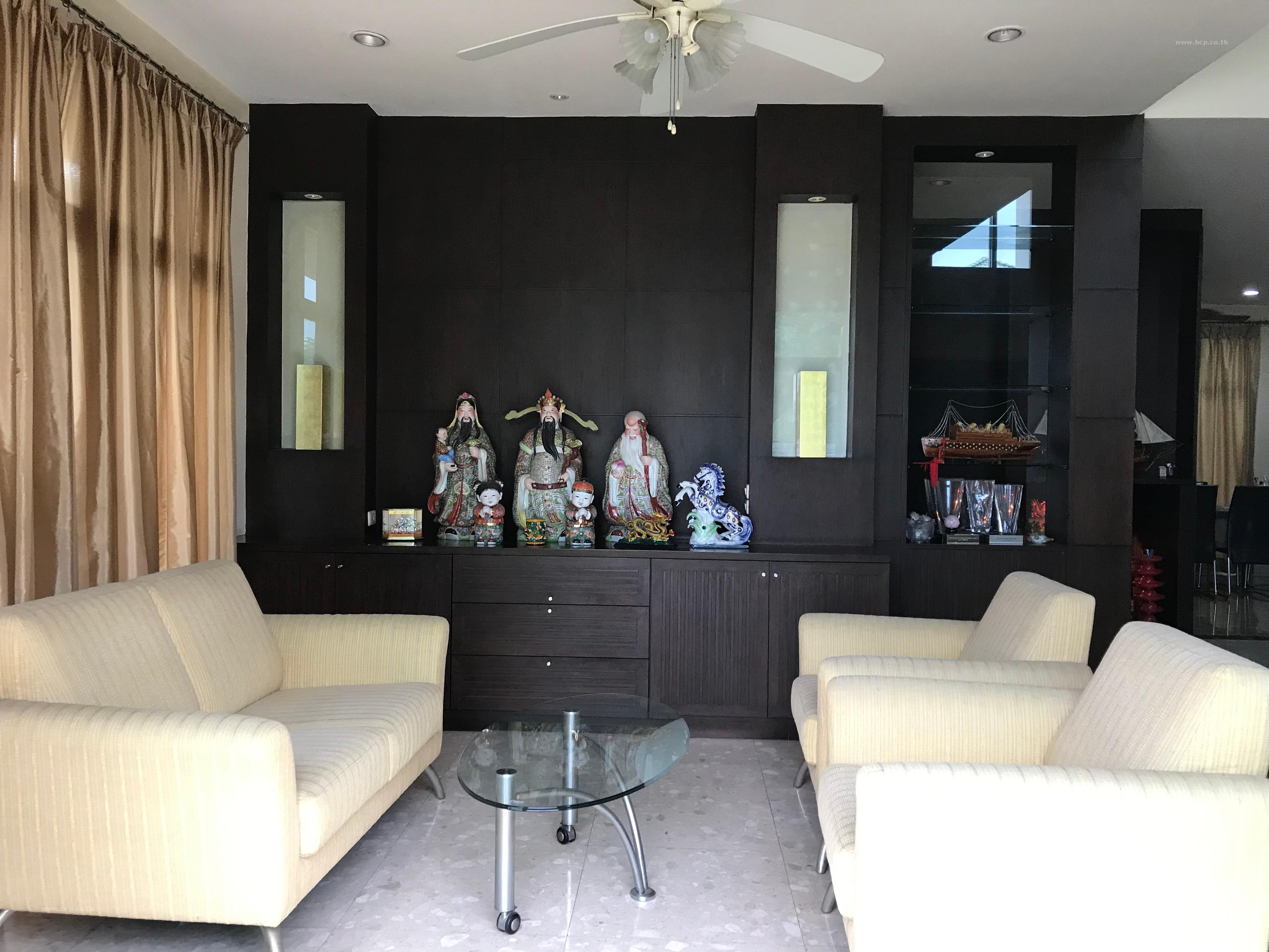 ขายบ้านเดี่ยว 2 ชั้น หมู่บ้านสวนสวย เนื้อที่ 101 ตารางวา ถนนเฉลิมพระเกียรติ ร.9