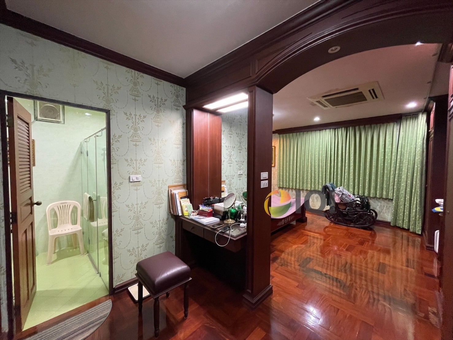 ขายบ้านเดี่ยว 2 ชั้น หมู่บ้านลดาวัลย์ ศรีนครินทร์ หน้าโครงการติดรถไฟฟ้า สถานีศรีแบริ่ง