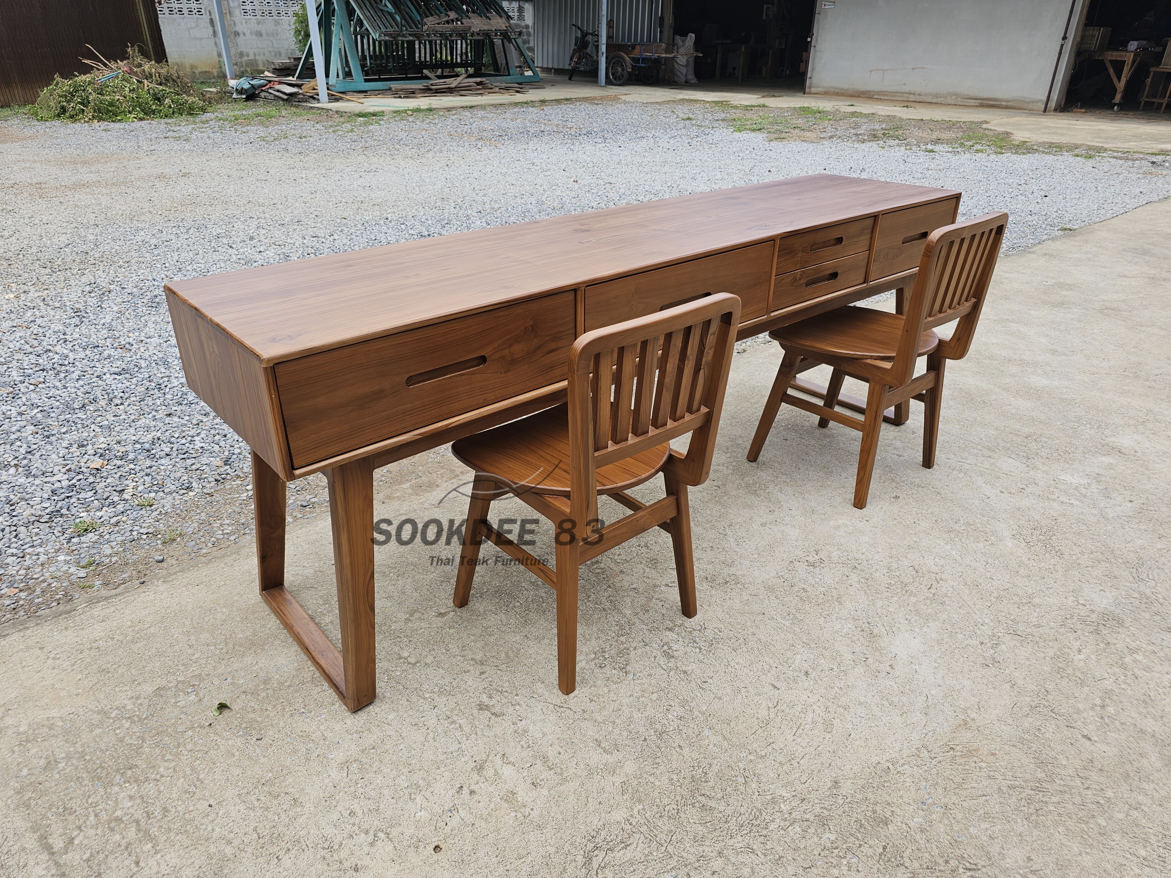 โต๊ะเขียนหนังสือขายู 2 ม. เก้าอี้ 2 ตัว