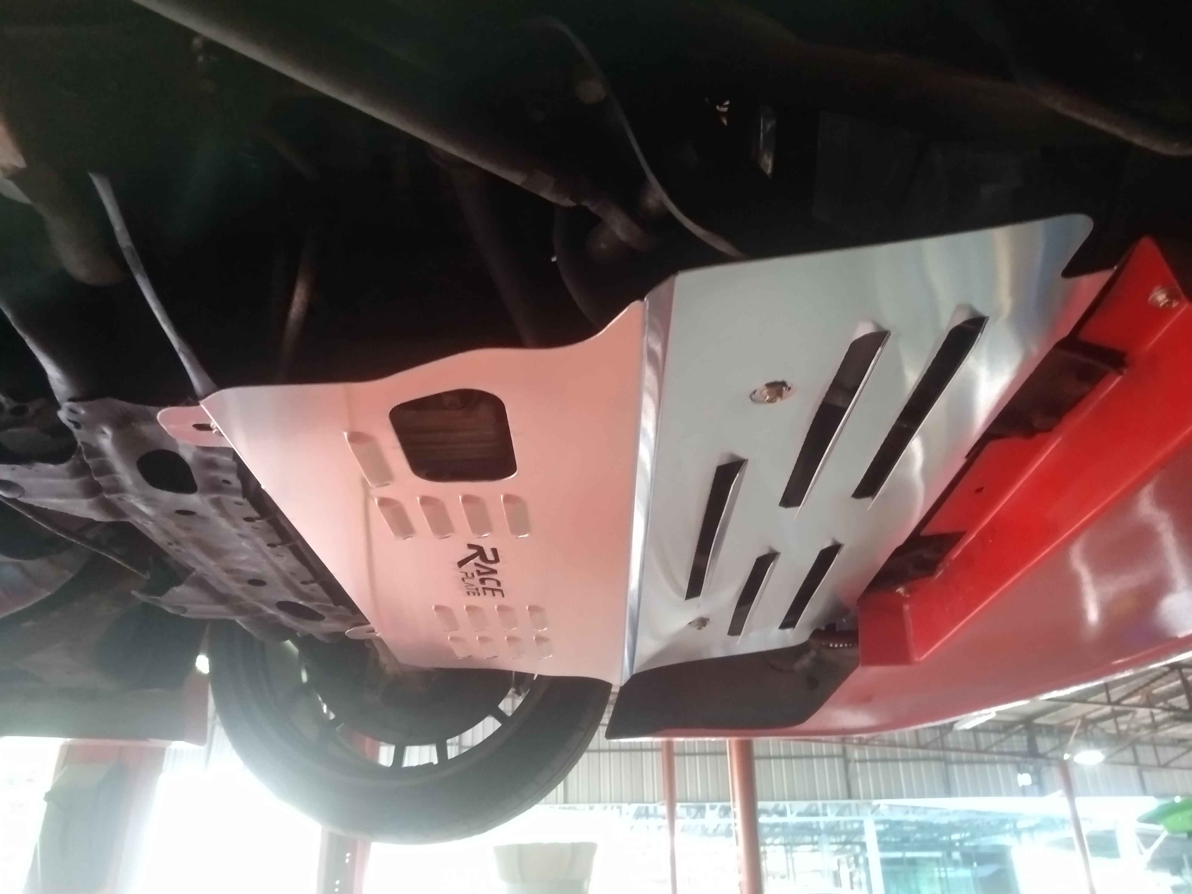 แผ่นปิดใต้ห้องเครื่องอลูมิเนียม Nissan Silvia S15, S15 Raceplate_Undertray