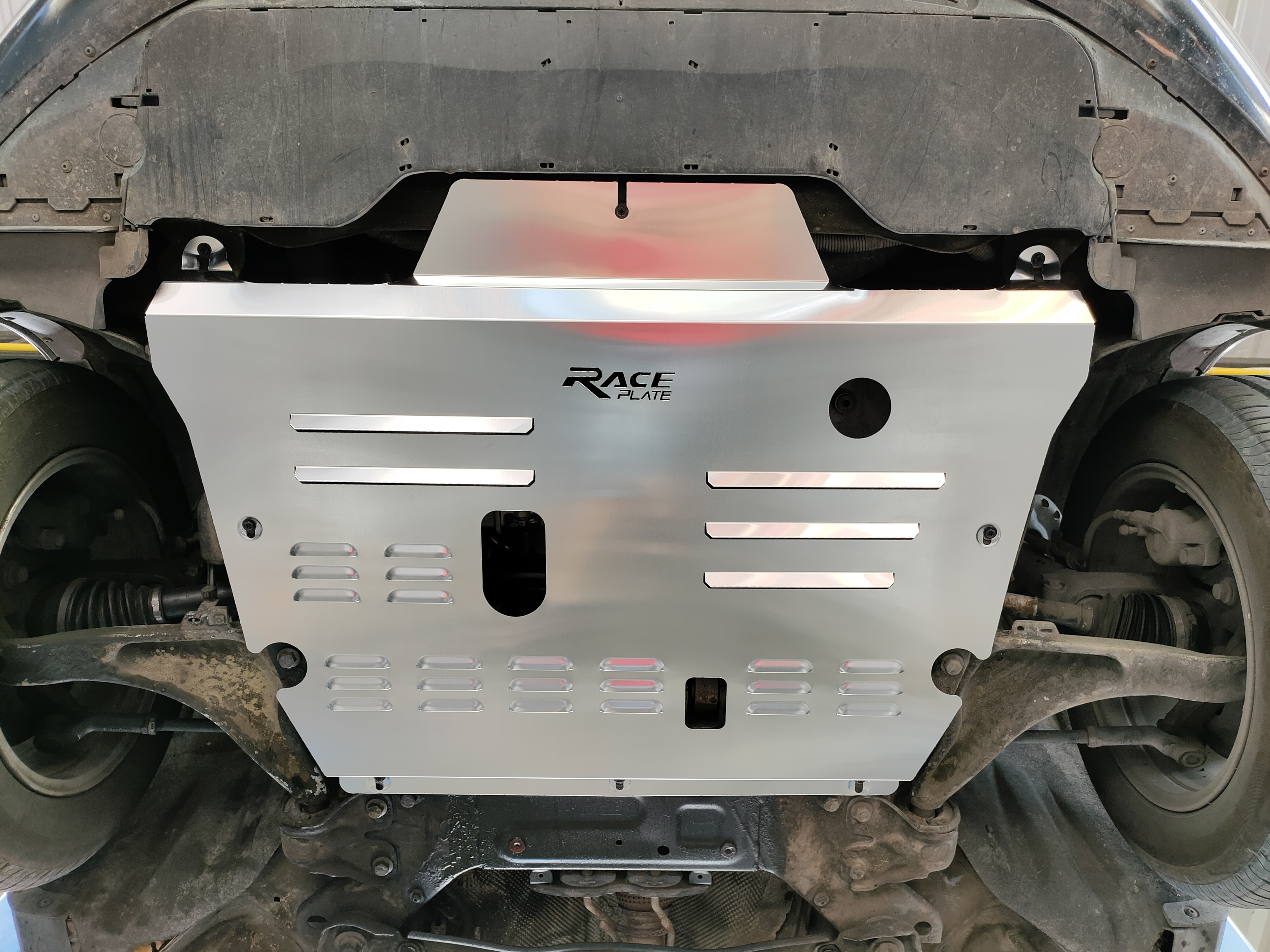 แผ่นปิดใต้ห้องเครื่องอลูมิเนียม Volvo S80 Raceplate_Undertray