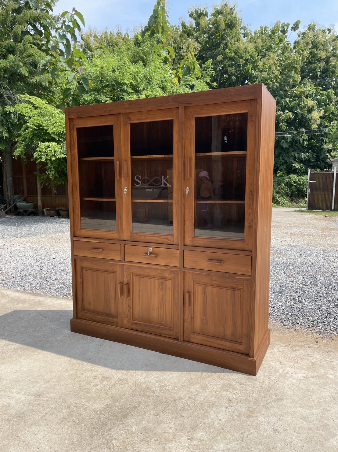 ตู้โชว์ 1.5 ม. ขาทีบ