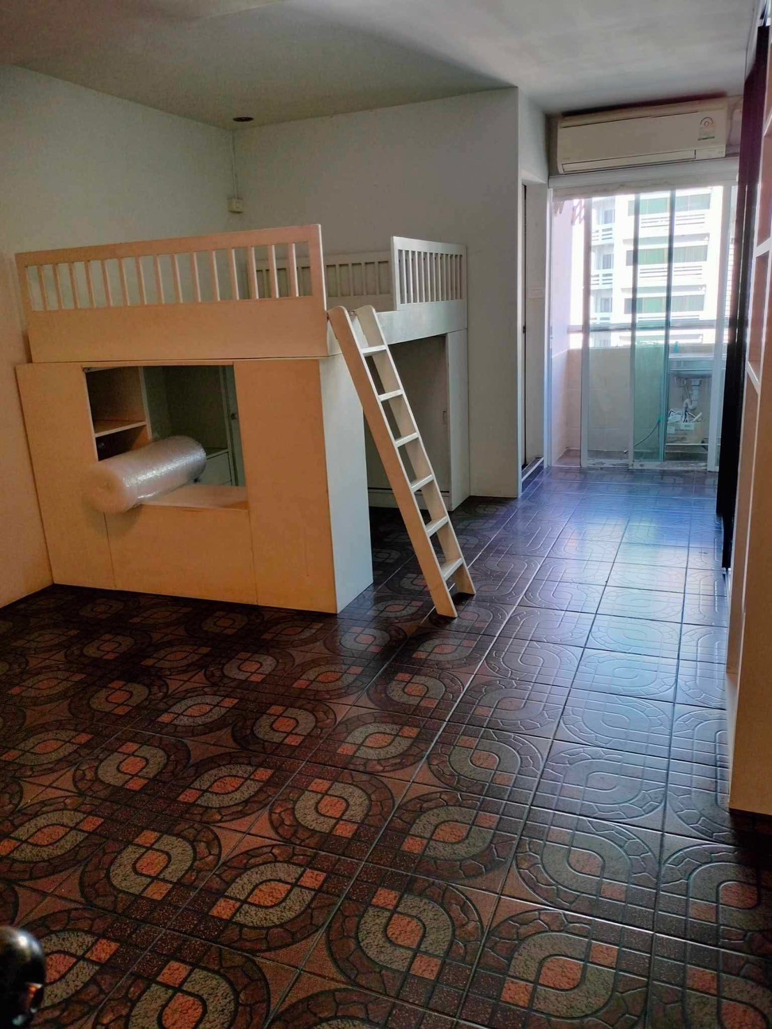 ขายคอนโดเนียม ประตูน้ำเพรสตีจ (Pratunam Prestige) ถนนเพชรบุรี 15