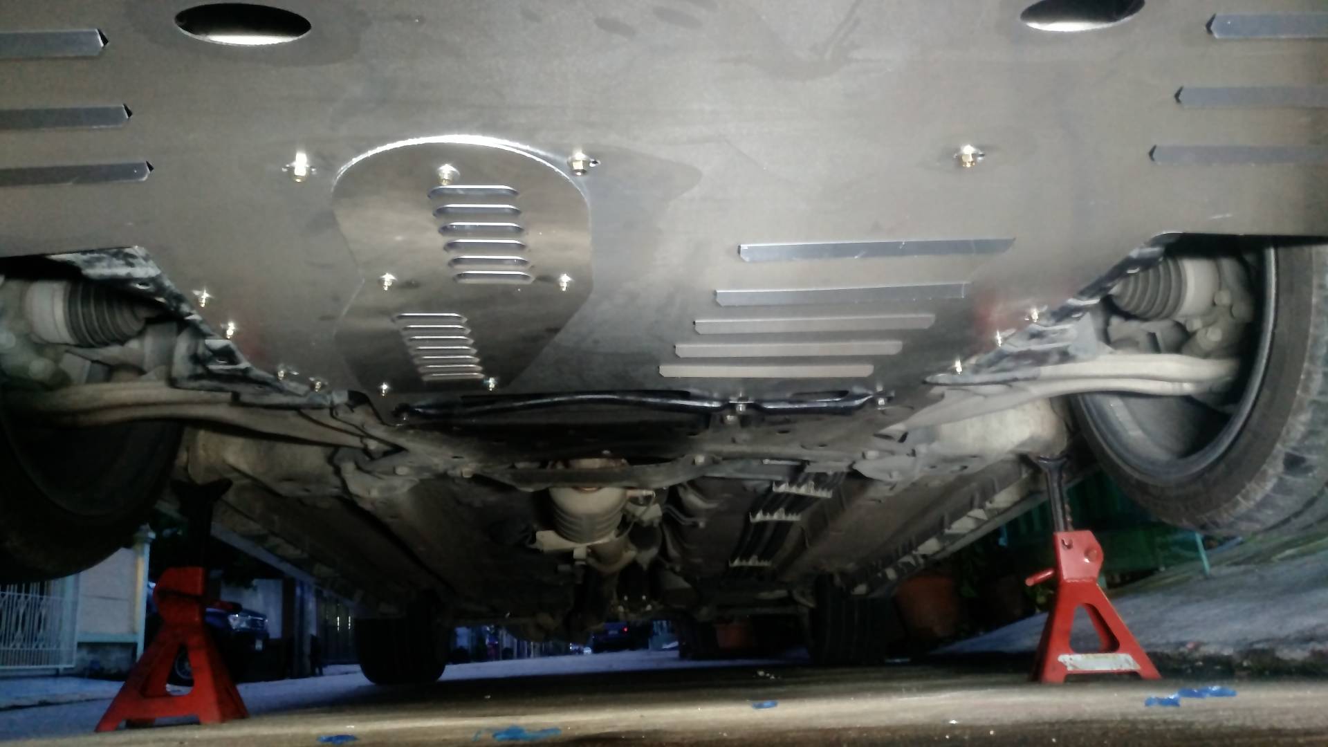 แผ่นปิดใต้ห้องเครื่องอลูมิเนียม Mitsubishi Lancer Evolution 10 Raceplate_Undertray