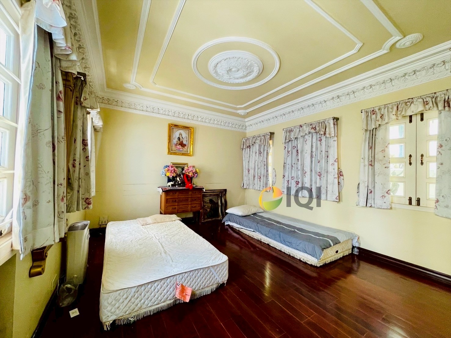 ขายทาวน์เฮ้าส์ 5 ชั้น ทรงโรมัน ถนนวิภาวดี ซอย 2 ทางเข้าหลักของมหาวิทยาลัยหอการค้าไทย