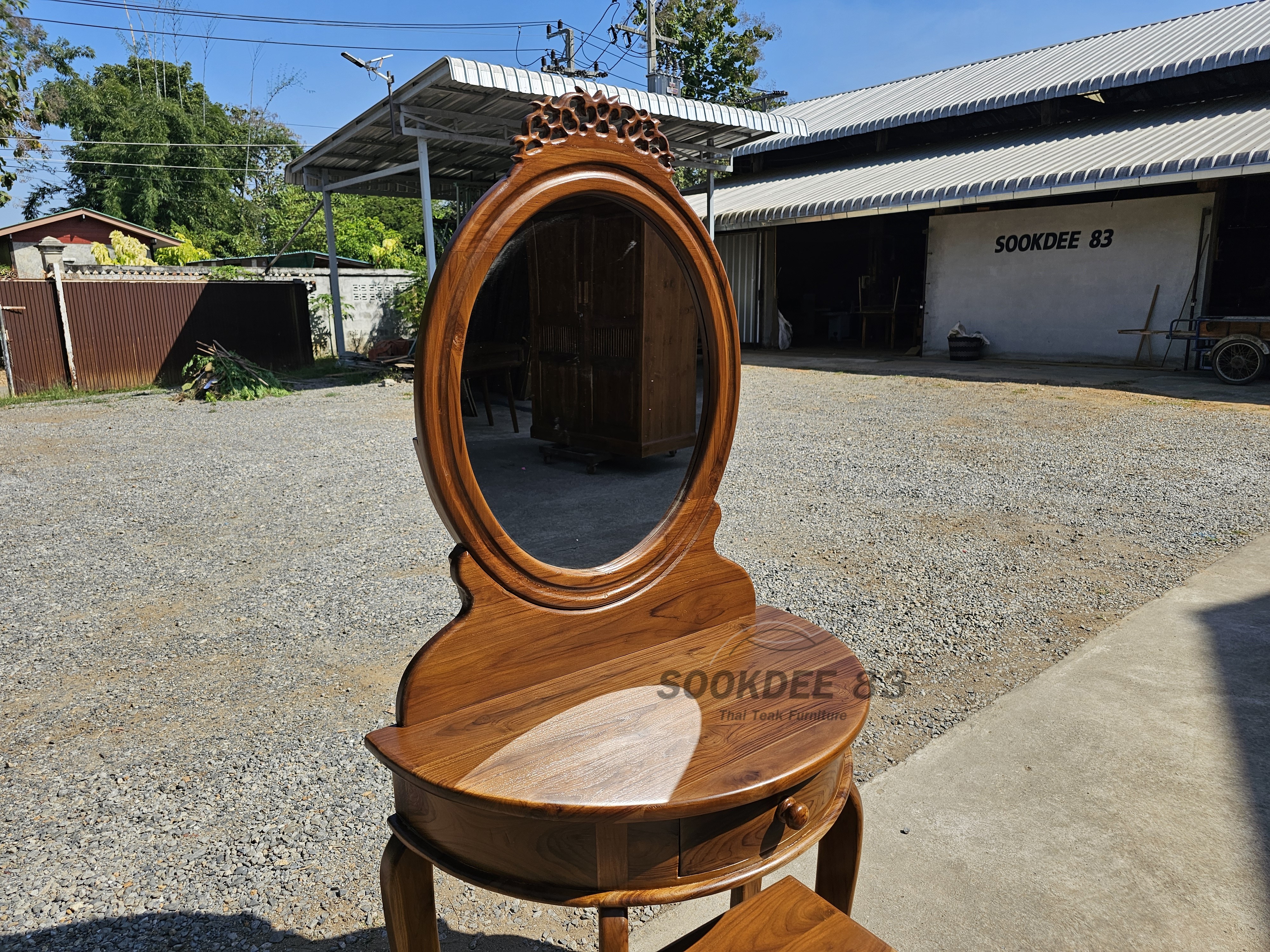 โต๊ะเครื่องแป้งไม้สักครึ่งวงกลม โครงกระจกวงรี