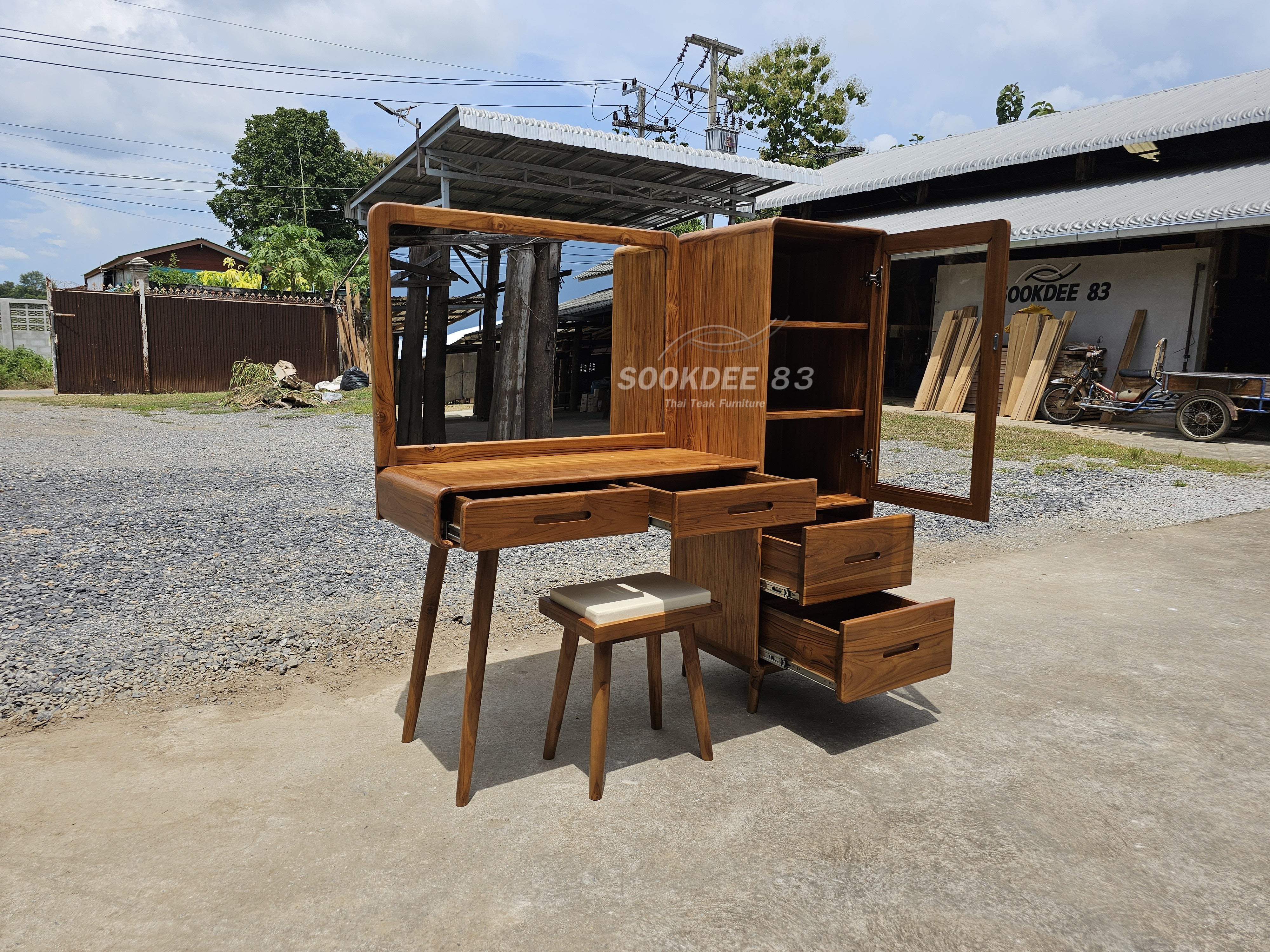 โต๊ะเครื่องแป้งมินิมอลผสมตู้กระจก