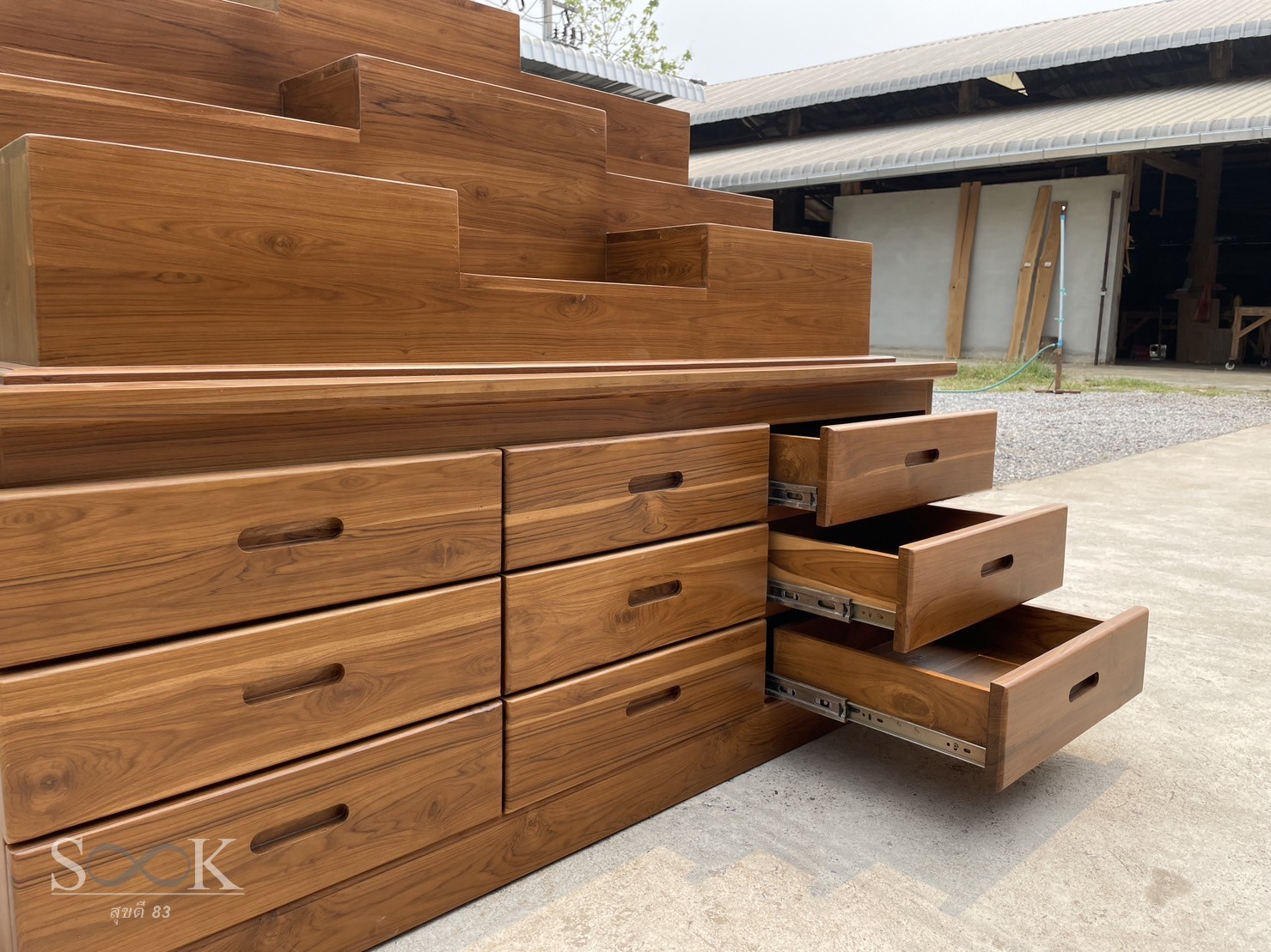 โต๊ะหมู่บูชาแบบตู้ 1.5 ม.